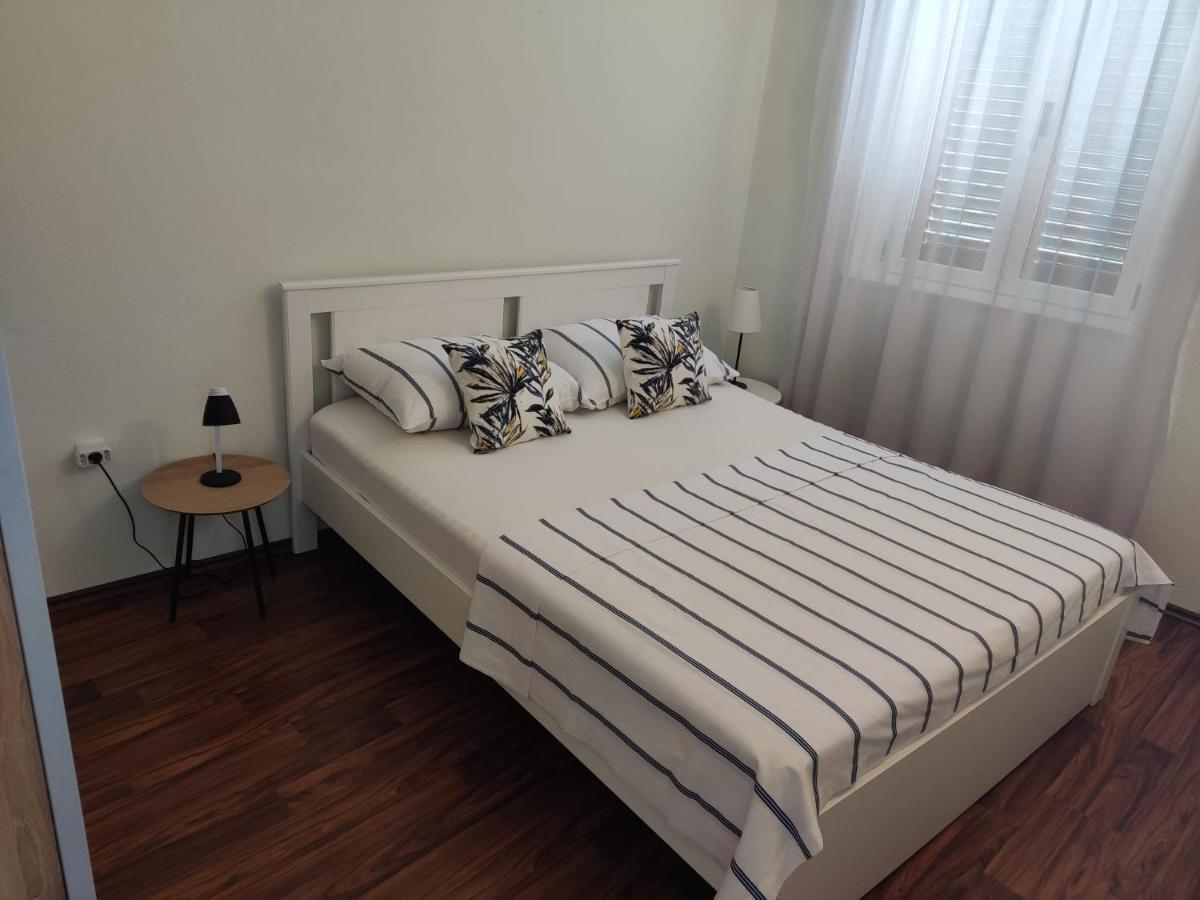 Apartment Dalma Podgora Buitenkant foto